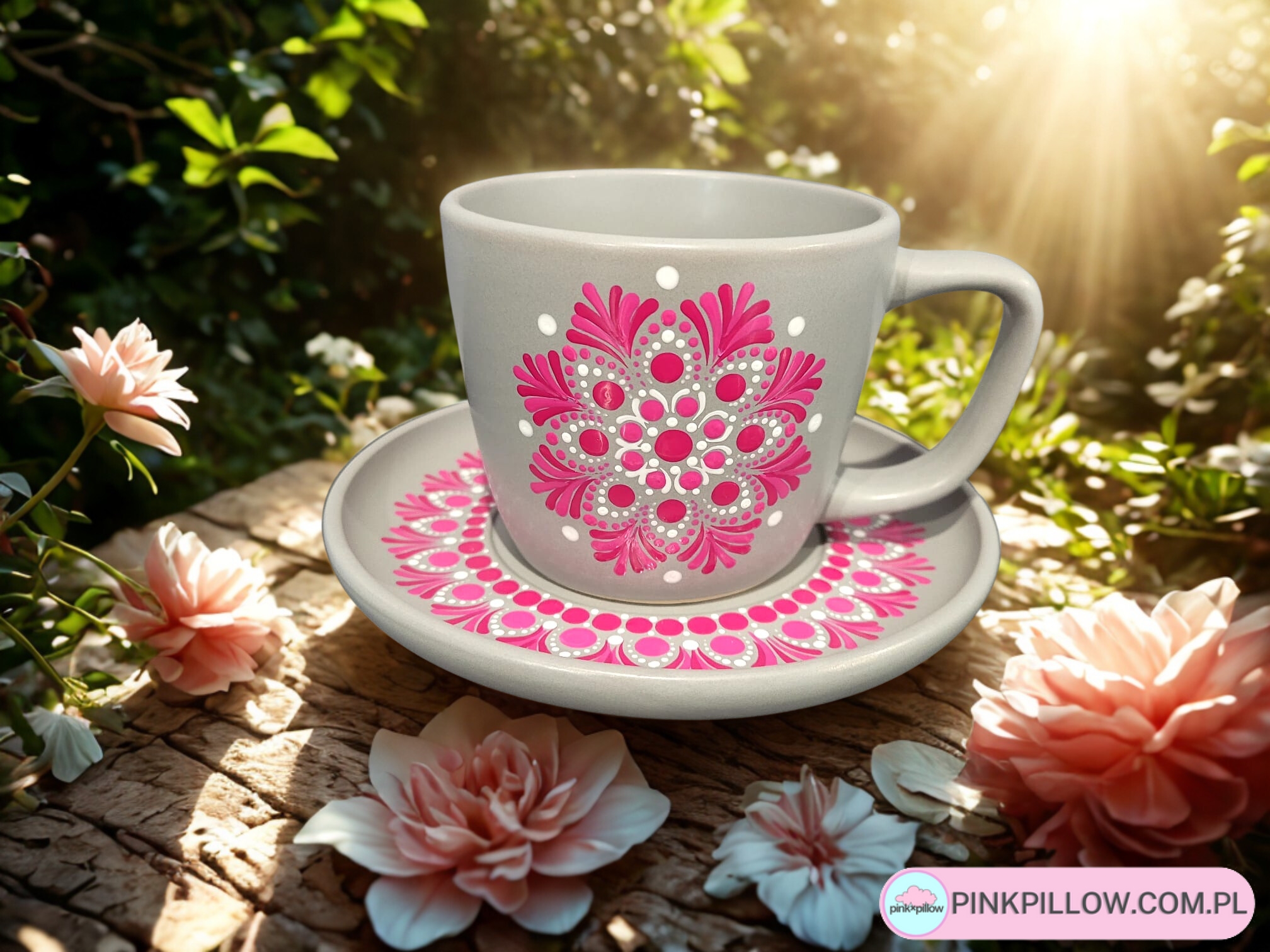 Szara Filiżanka z Podstawkiem - Ręcznie malowana w odcieniach Fuksji