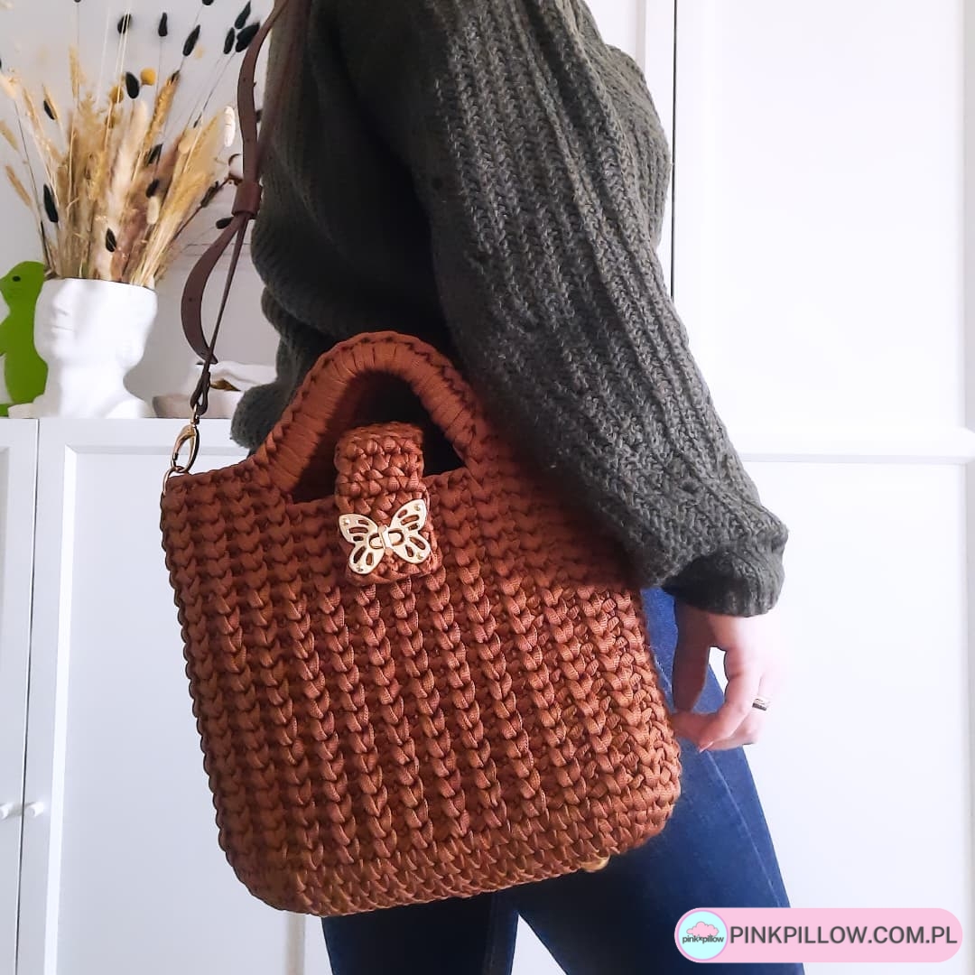 Szydełkowa Torebka ze sznurka z paskiem do noszenia na ramieniu