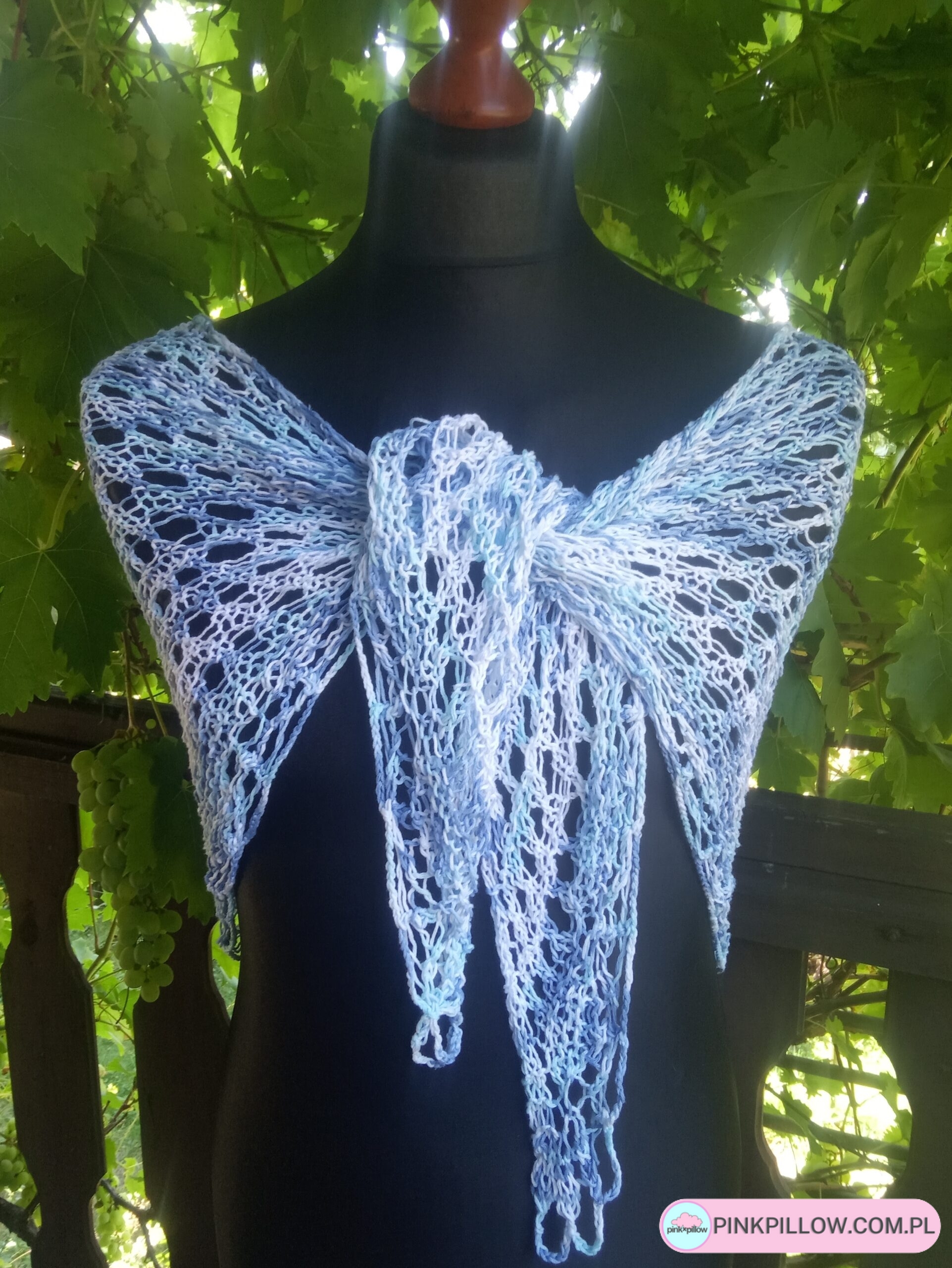 Chusta Siatka na szydełku w Błękitnych Kolorach