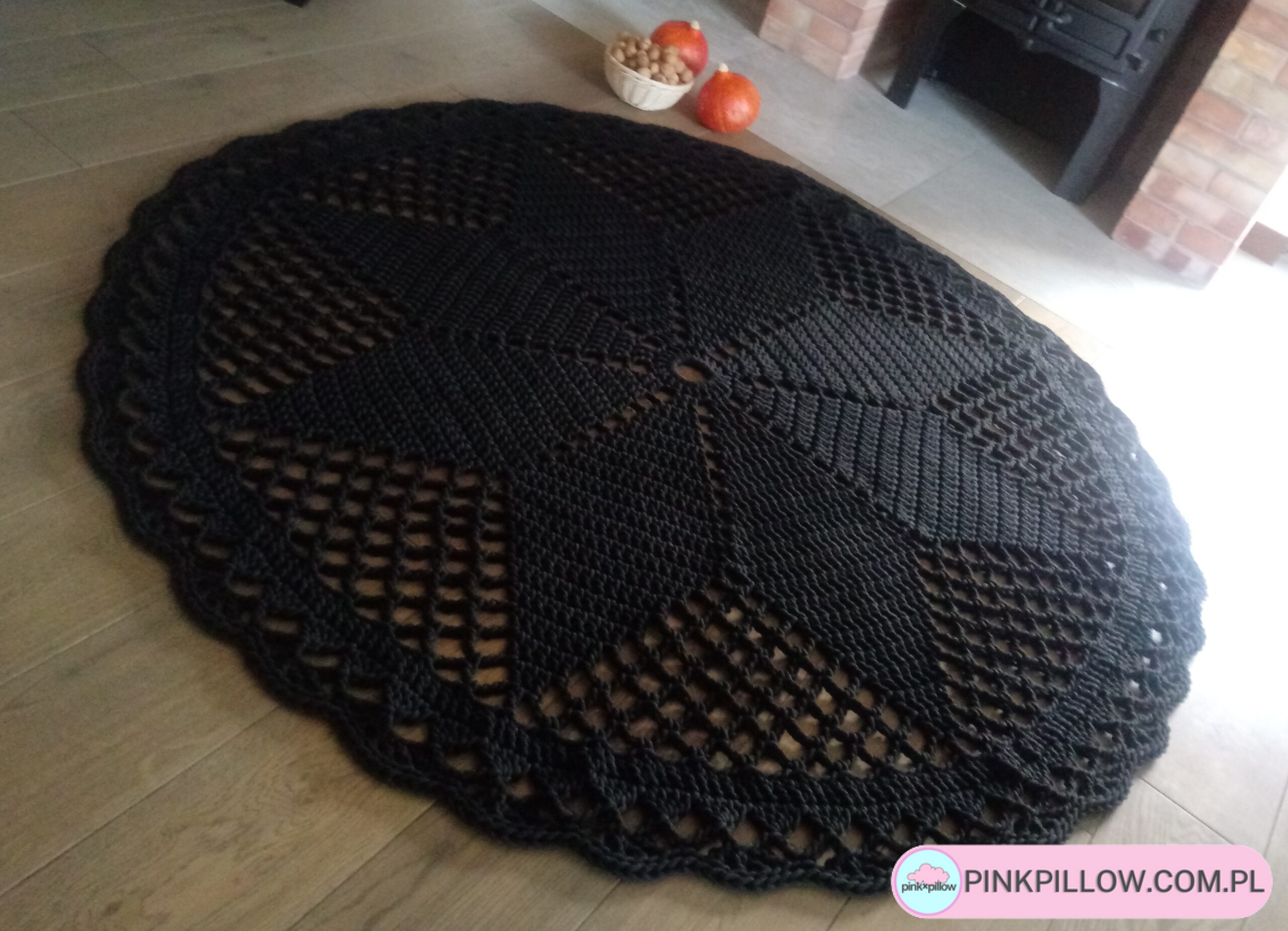 Duży Dywan ażurowy o średnicy 180 cm - Kolor Czarny