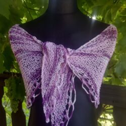 Chusta wiosenna robiona na drutach - Kolor Róże i Fiolety