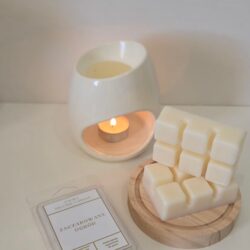 Ręcznie robiony wosk sojowy do kominka zapachowego. Intensywne, wyjątkowe zapachy inspirowane perfumami. Naturalny sposób na pachnący dom i relaks każdego dnia.