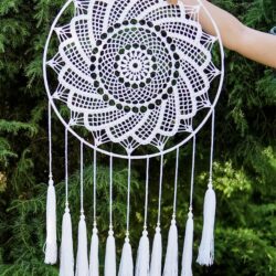 Ozdoba Szydełkowa na obręczy z Chwostami - Różne Kolory