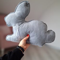 Dekoracyjna Poduszka Zając - Kolor Gołębi Szary