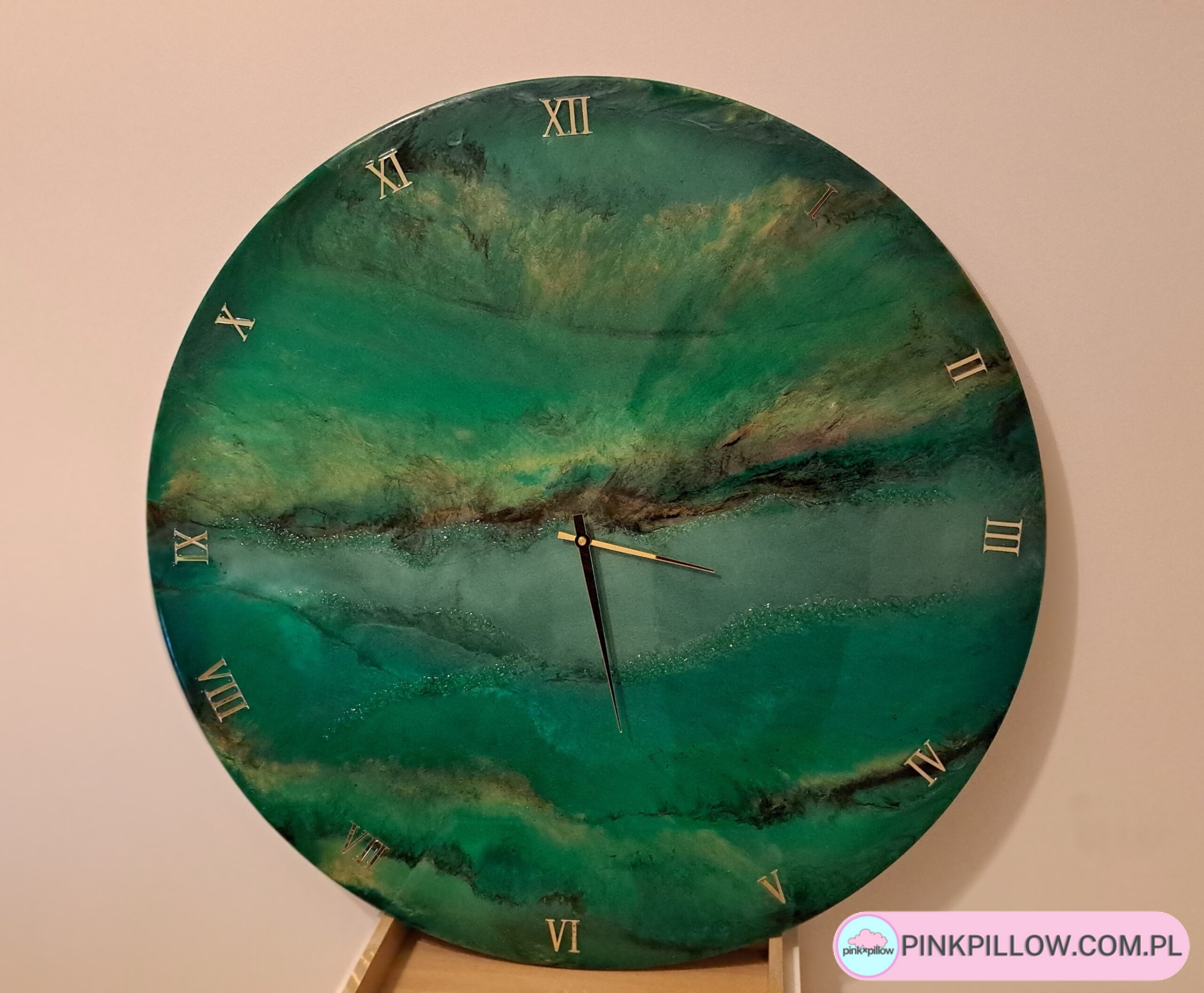 Duży zegar z żywicy epoksydowej 80 cm - Kolorystyka Butelkowej zieleni i Turkusu