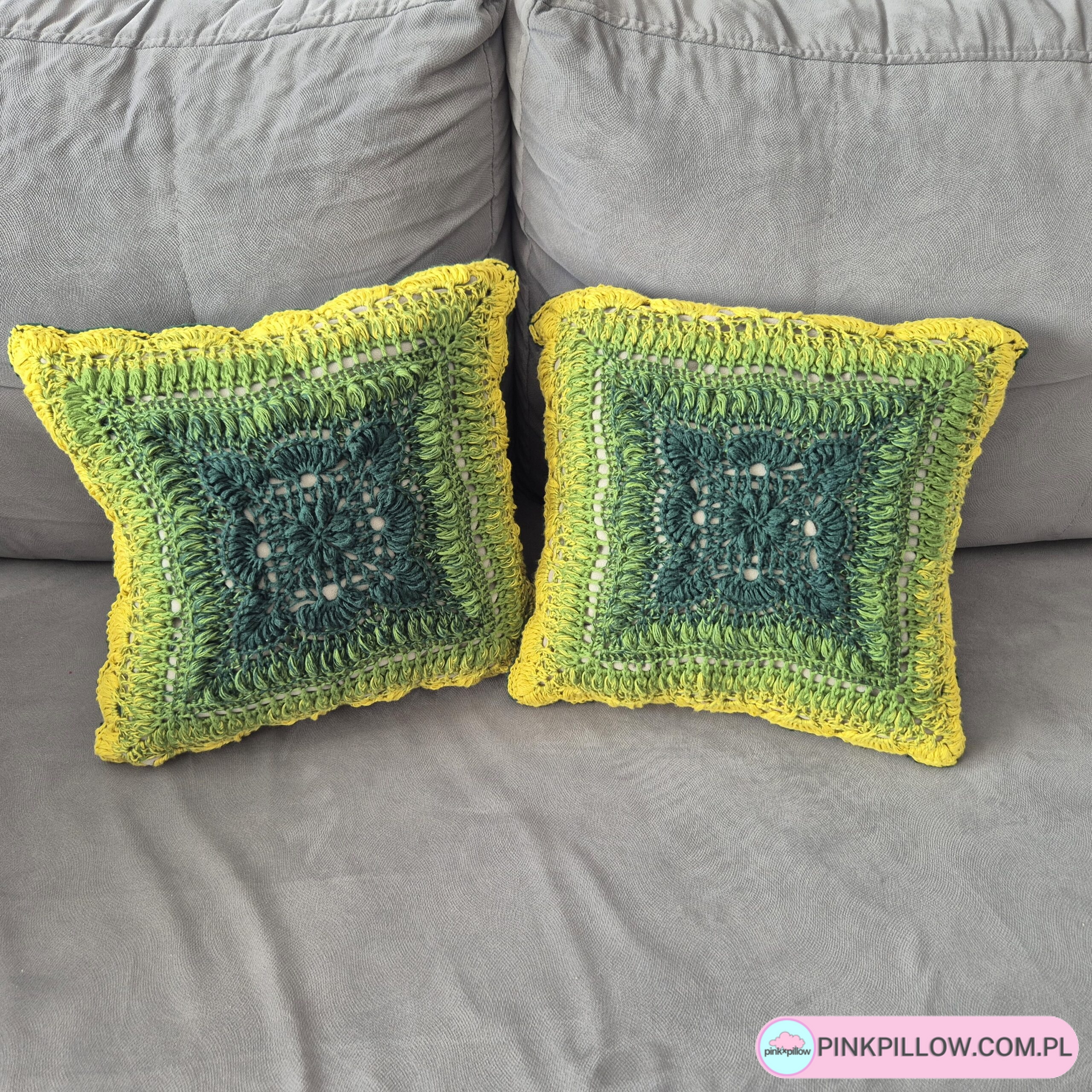 Dwustronna szydełkowa Poszewka Ombre na poduszkę - Przód