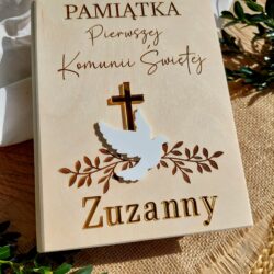 Personalizowane Drewniane Pudełko z Biblią na Komunię