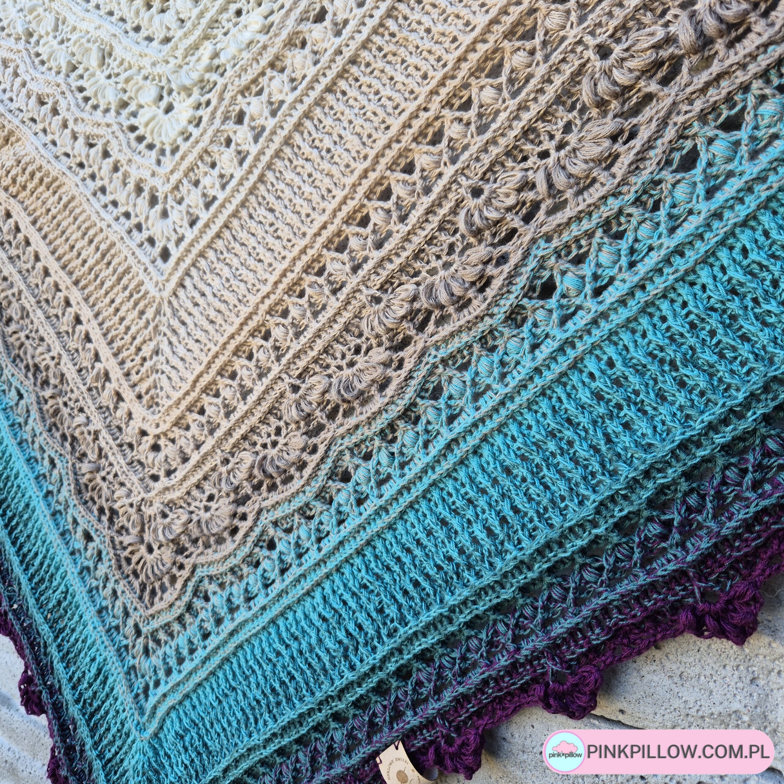 Chusta ze sznurka robiona na szydełku - Widok z bliska