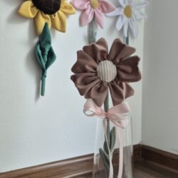 Kwiatki z materiału z łodygą lub zawieszką - Różne Kolory