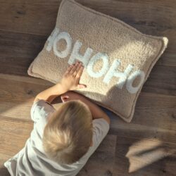 Poduszka świąteczna z napisem "HOHOHO" - Różne Kolory