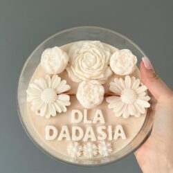 Duża Świeca sojowa z Twoim Napisem – Brązowo-Biała – Różne Zapachy