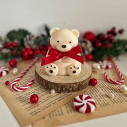 Świeczka świąteczna sojowa Teddy Bear - Różne Kolory