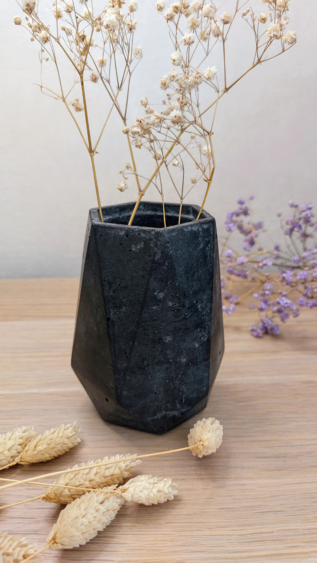 Betonowy Wazon - Kolor Czarny