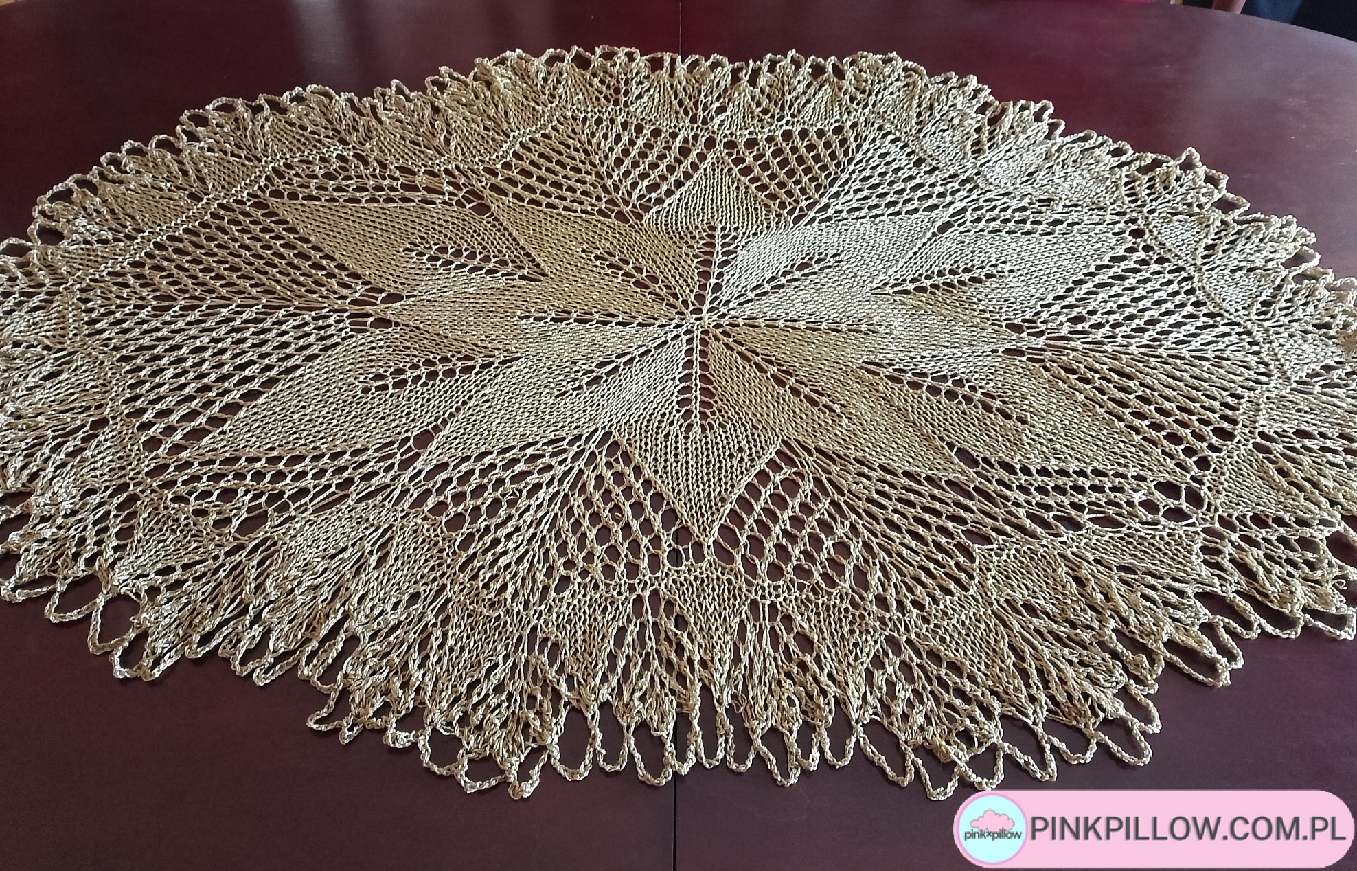 Owalny obrus na drutach - Kolor Stare Złoto