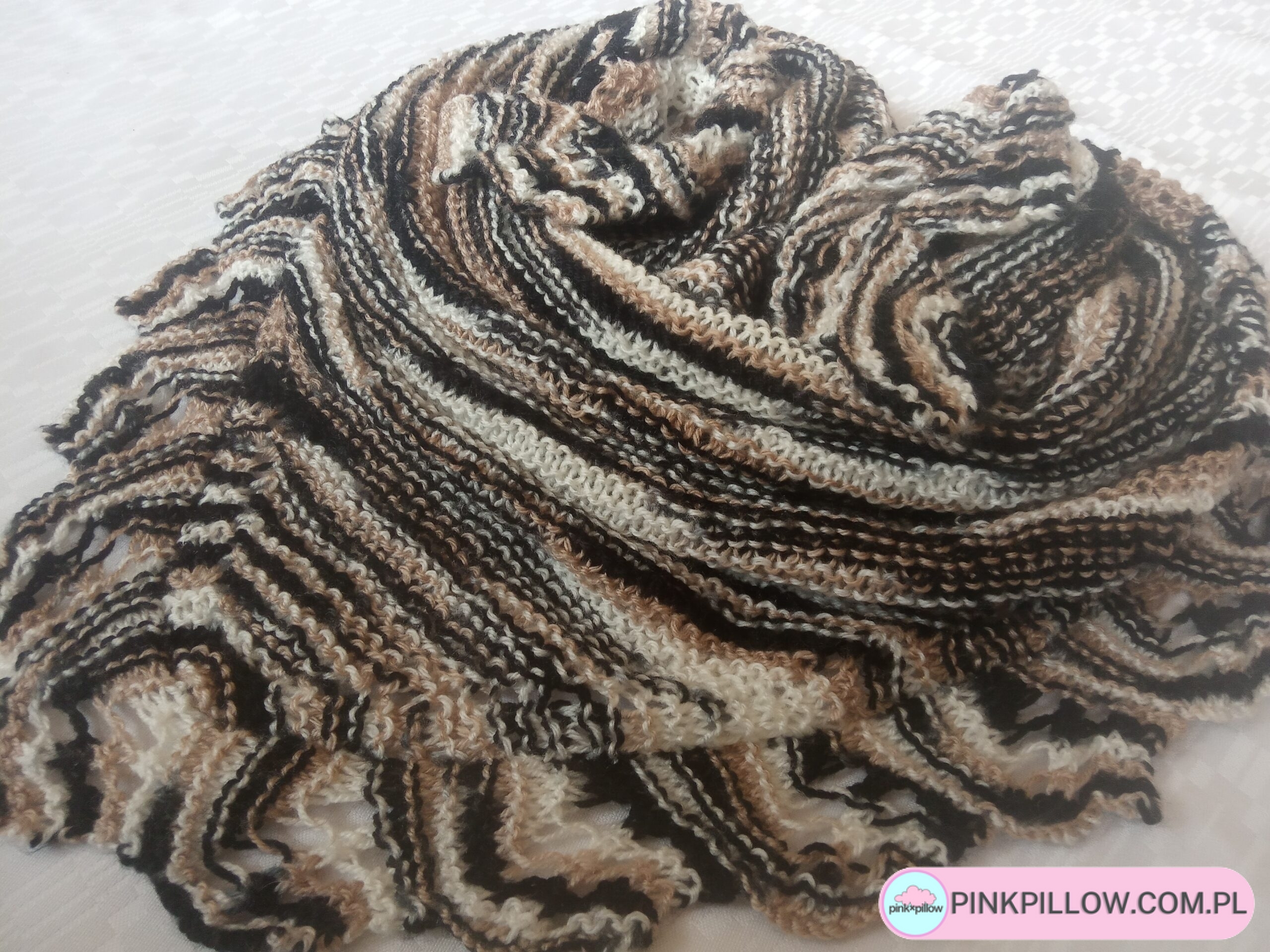 Chusta dziergana ze sznurka Ciemna