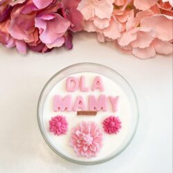 Świeca z Dedykacją z Literkami - Różne Zapachy - Przykład dla Mamy