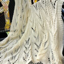 Ażurowy Kocyk na drutach 90x80 cm - Kolor Kremowy