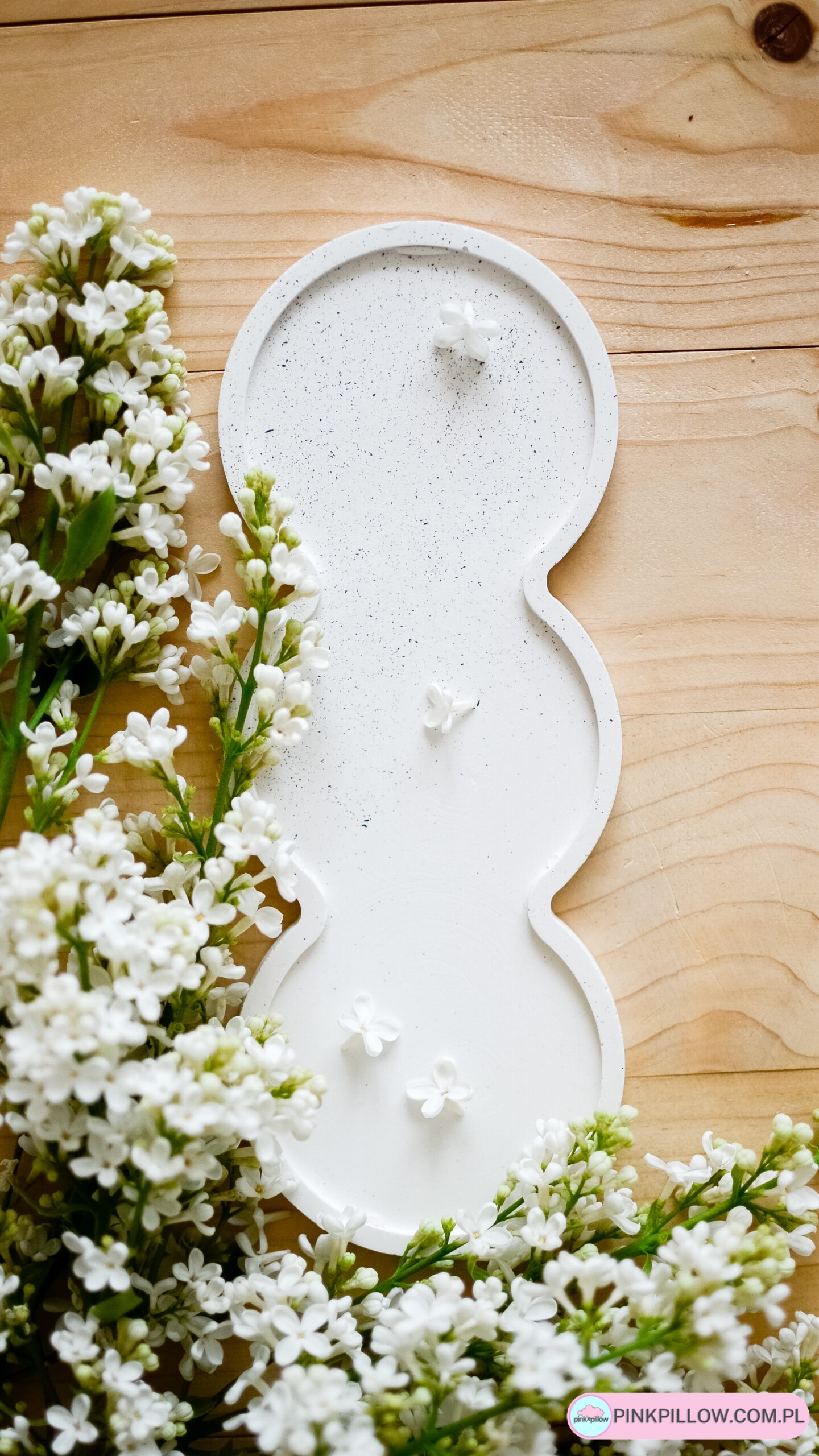 Potrójna podstawka z gipsu