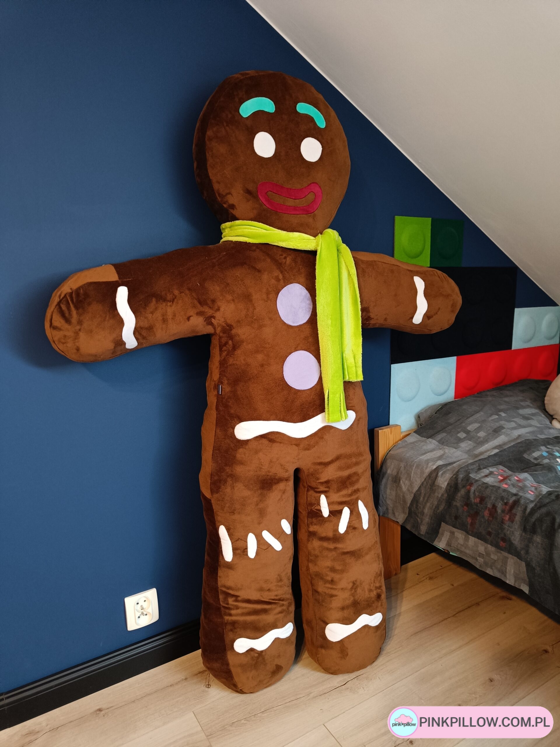 Gigantyczny pluszak Piernik Ciastek w wersji XXL