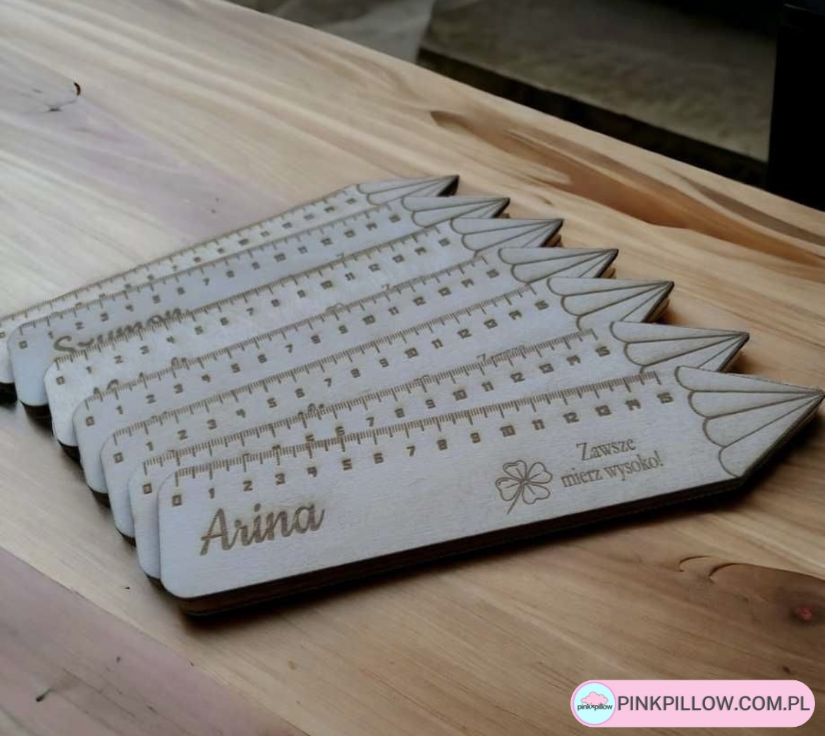 Grawerowana Drewniana Linijka z Imieniem - Prezenty na Koniec Roku dla Dzieci