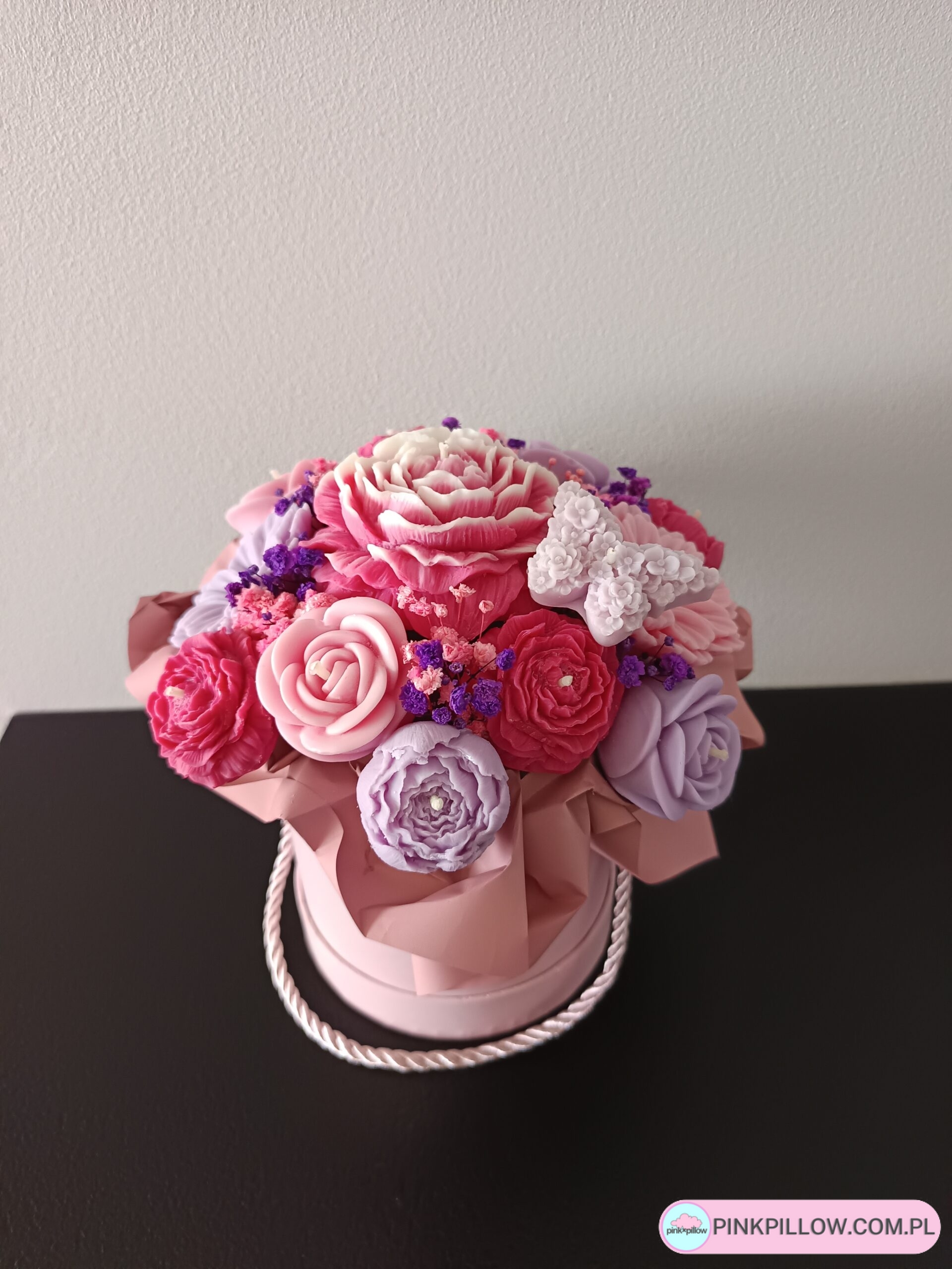 Bukiet ze świeczek sojowych z Motylkiem - Prezent na Dzień Kobiet