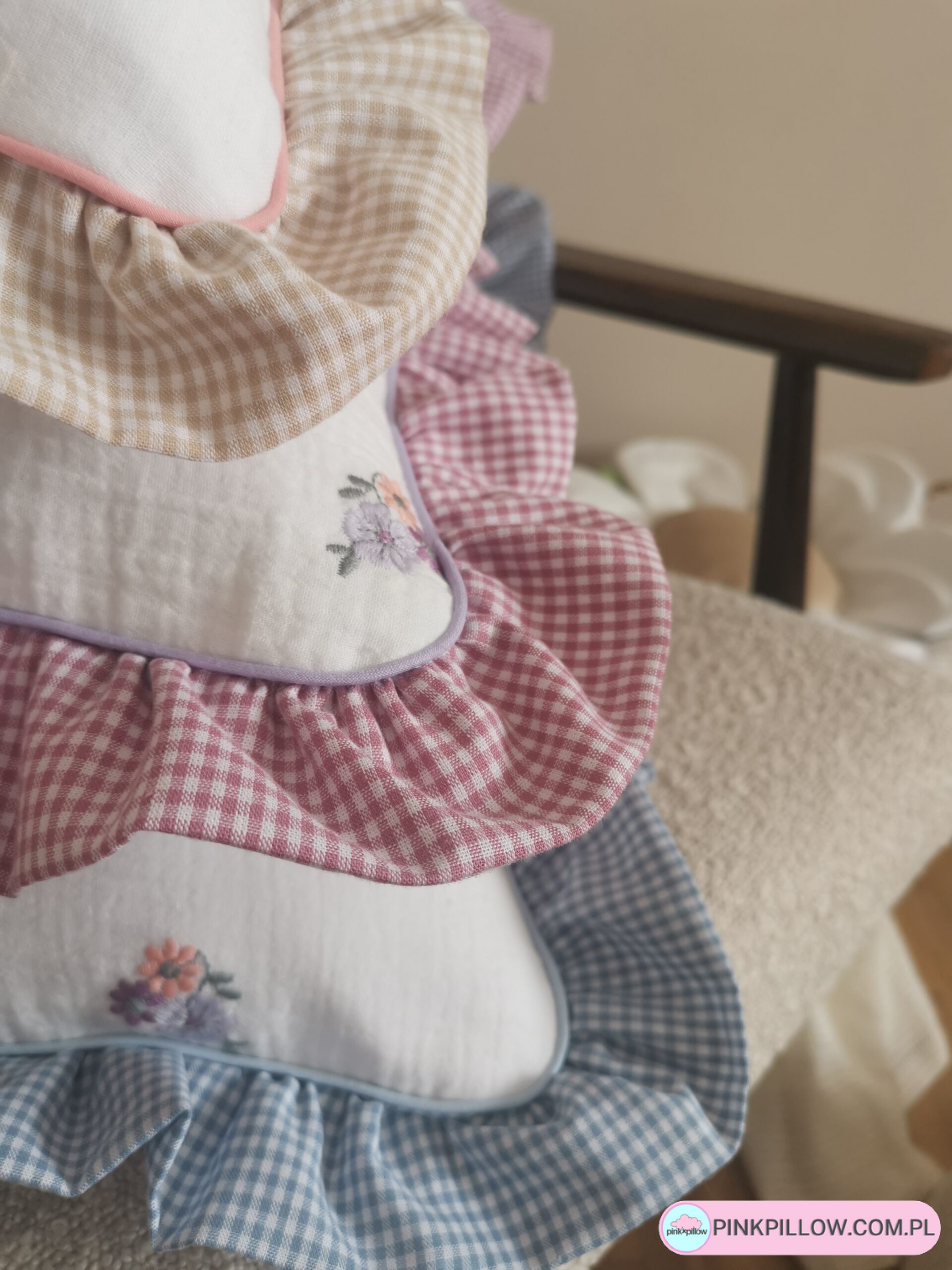 Poduszki z Falbanką w stylu Boho - Widok z bliska