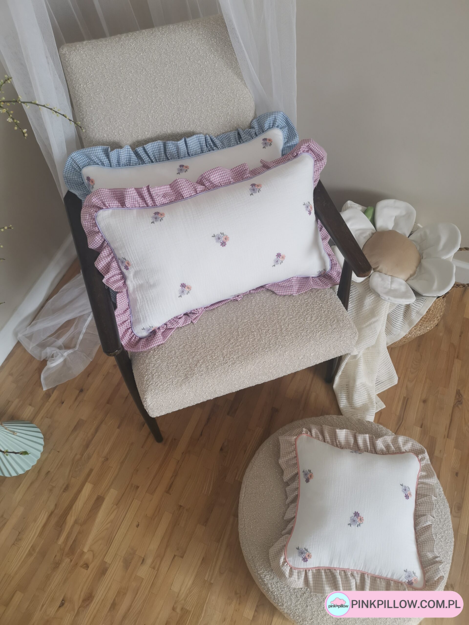 Podłużne Poduszki z Falbanką w kratkę - Rozmiar 30x50 cm