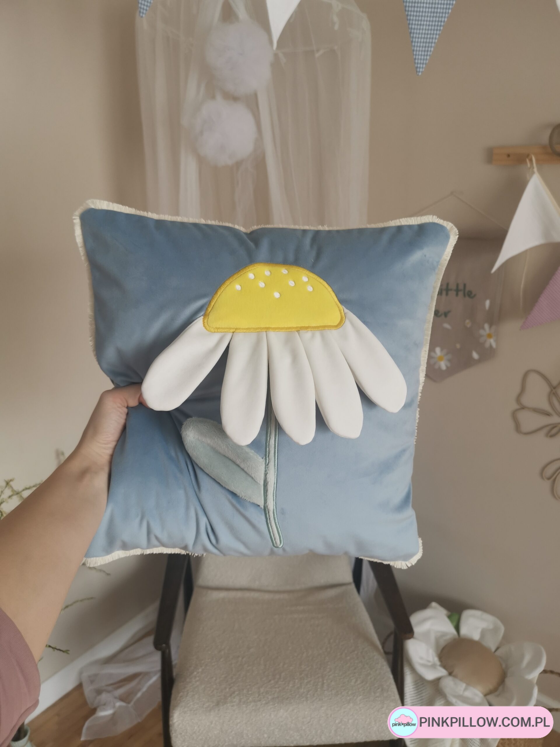 Velvetowa Poduszka Stokrotka - Kolor Niebieski