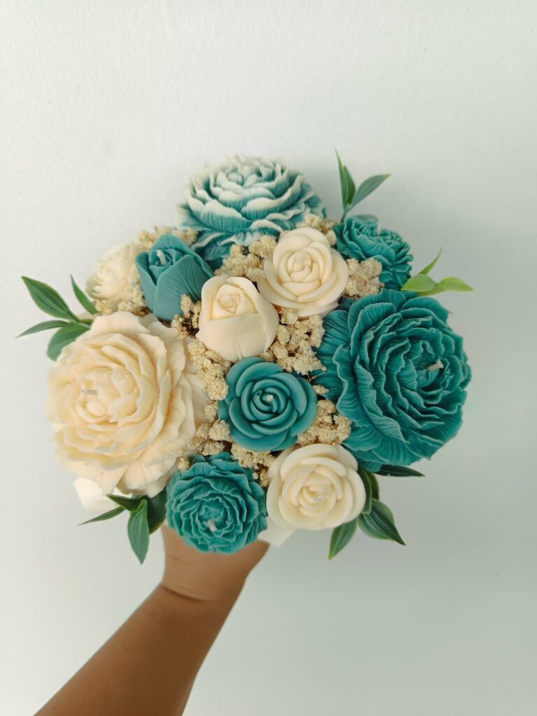 Flower Box ze świeczek w odcieniach Butelkowej zieleni