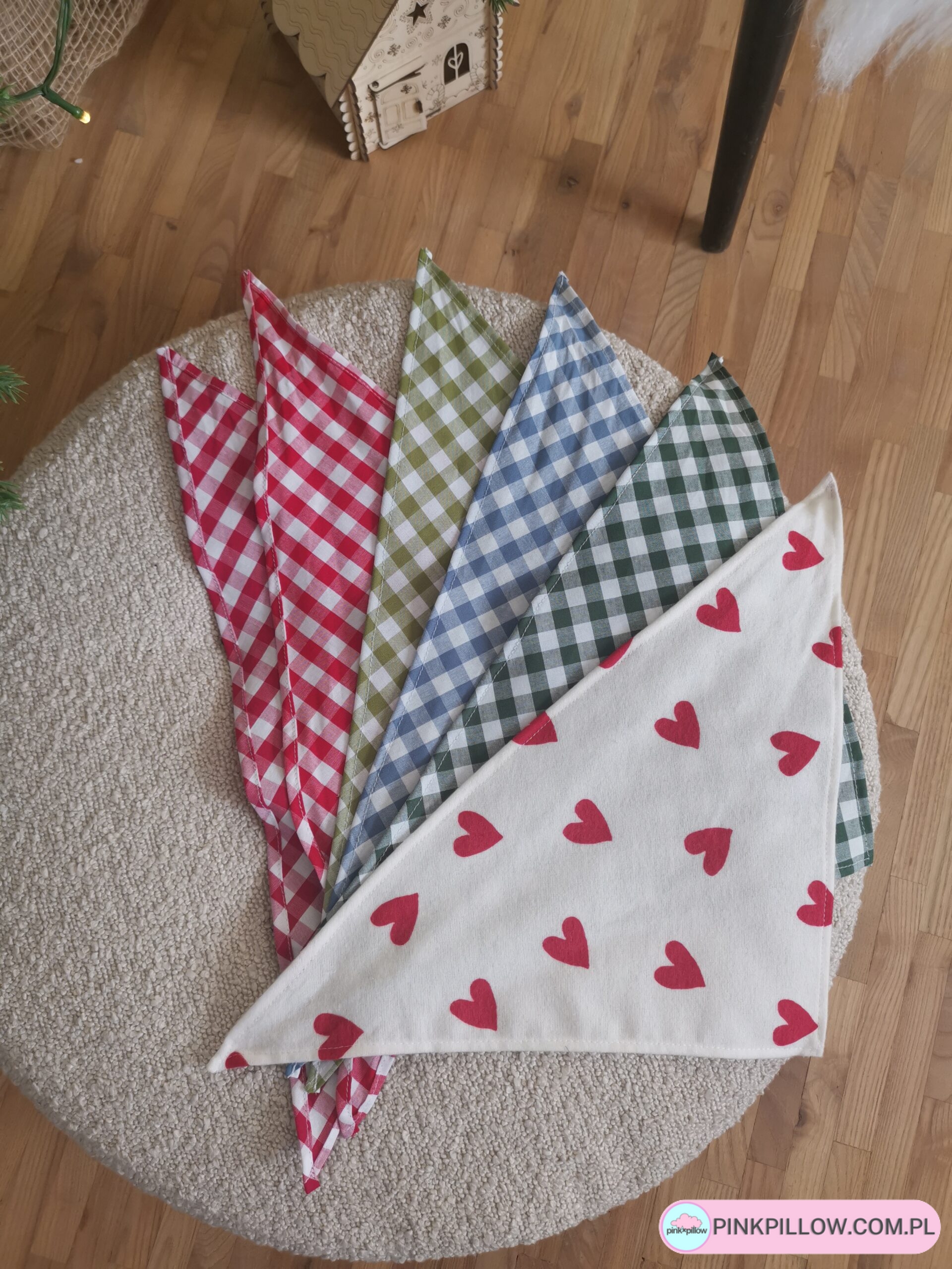 Świąteczna Poduszka Jamnik Piernikowy - Różne Kolory - obrazek 4