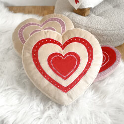 Welurowa Poduszka Serce z aplikacją 32x32 cm - Różne Wzory