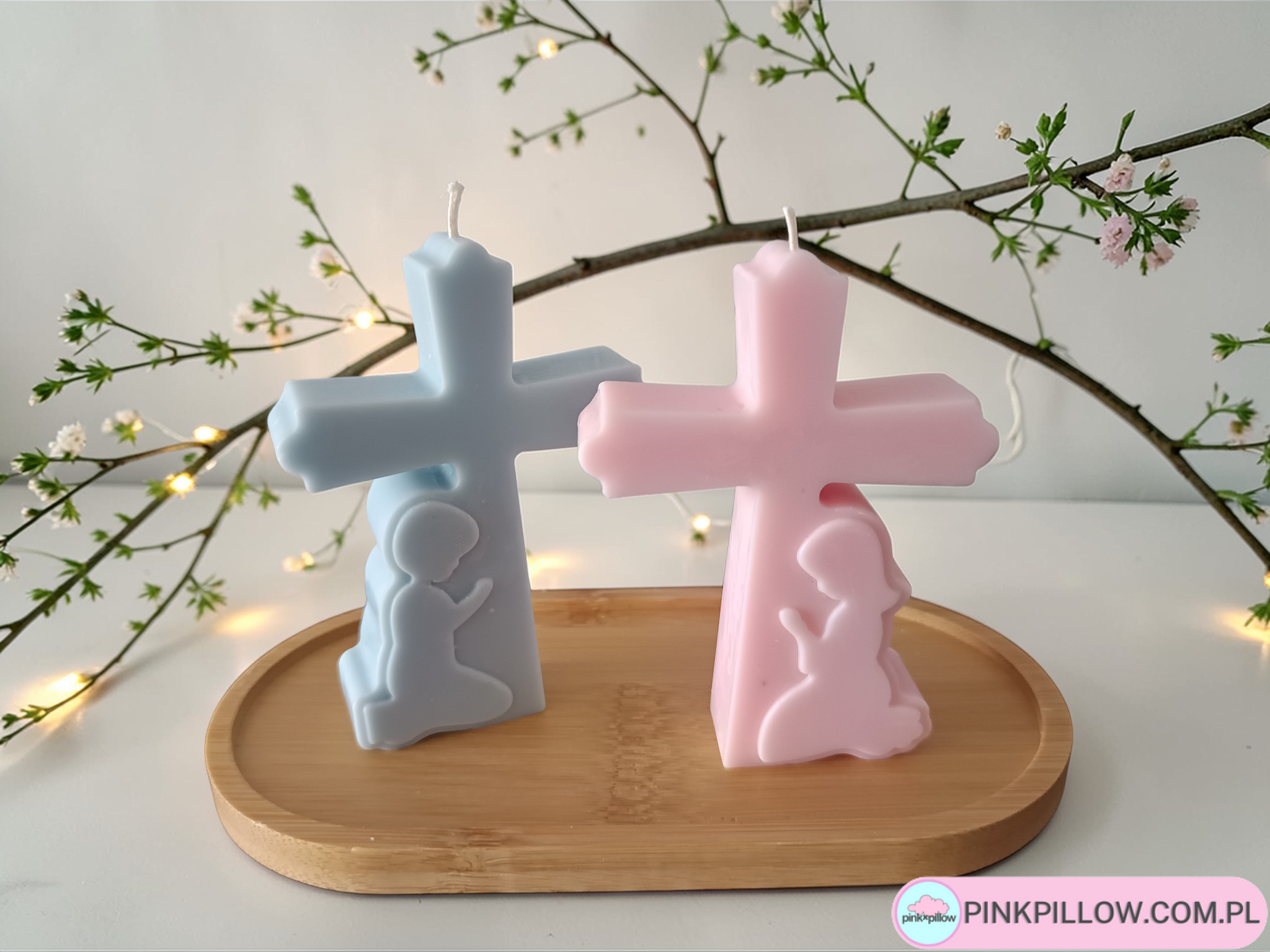 Świeca Krzyż z modlącą się Dziewczynką/Chłopcem - Podziękowanie dla gości