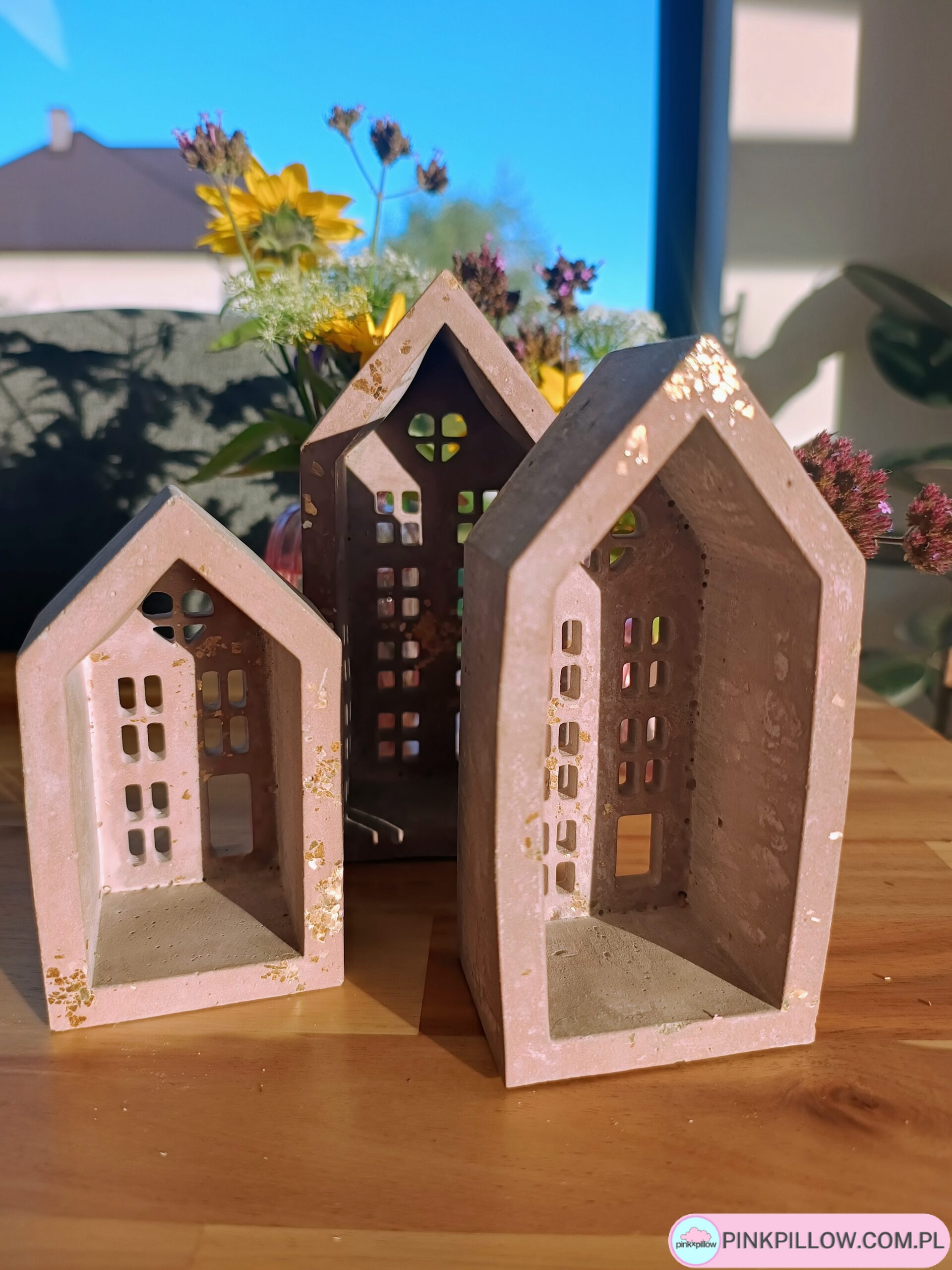 Kominek betonowy na tealight - Wzór Domek - Personalizacja - 3 rozmiary - obrazek 2