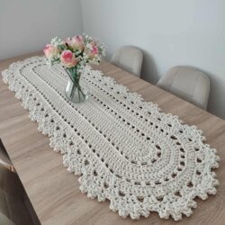 Długi Bieżnik ozdobny na stół lub ławę 50x150 cm - Kolor Ecru