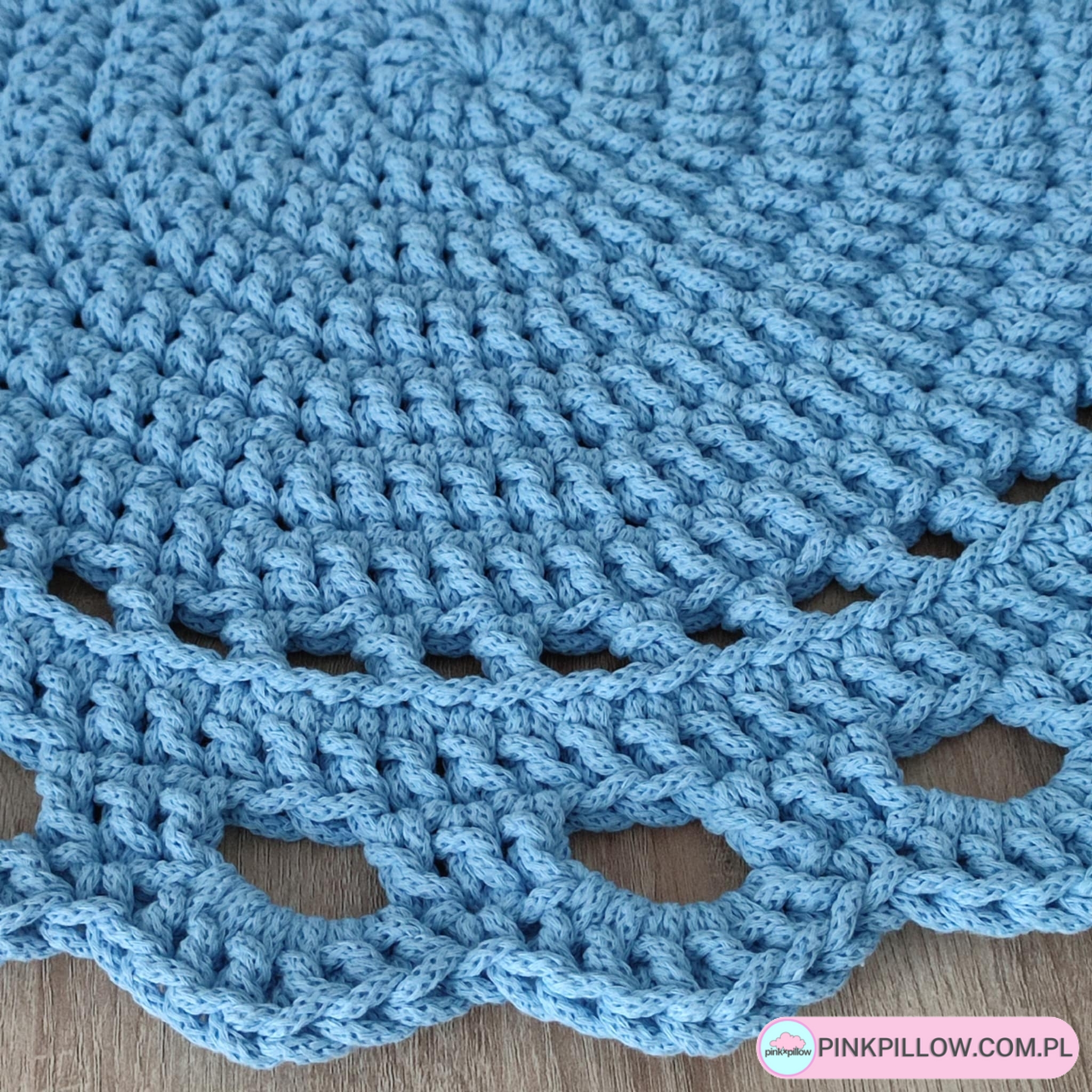 Okrągła podkładka szydełkowa ze sznurka - Zbliżenie na splot