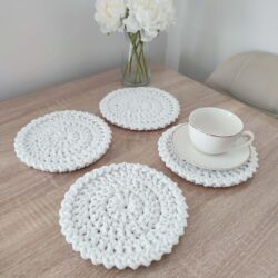 Komplet podkładek szydełkowych pod kubki 4 szt. - Średnica 20 cm