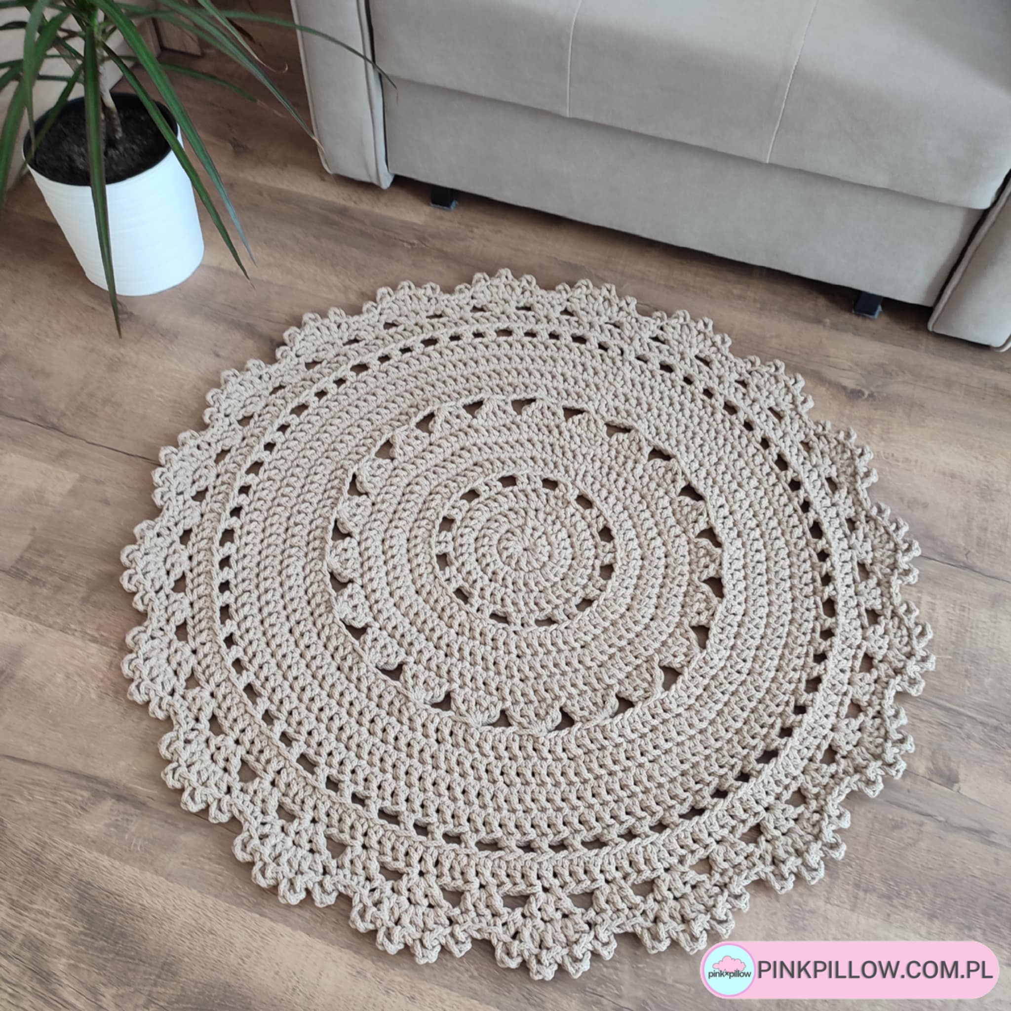 Okrągły Dywan z ozdobną krawędzią