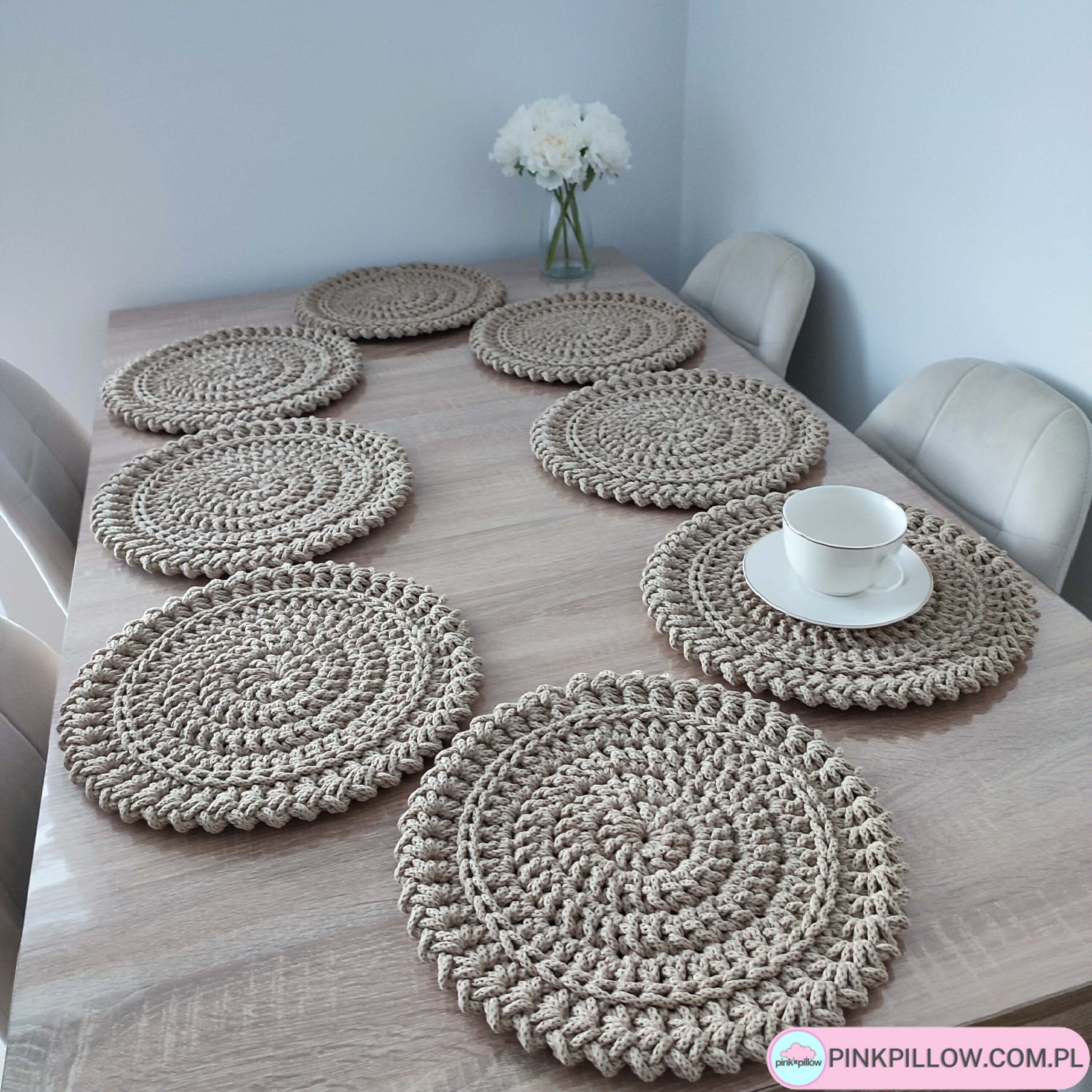 Komplet podkładek szydełkowych ze sznurka 8 szt. - Średnica 32 cm