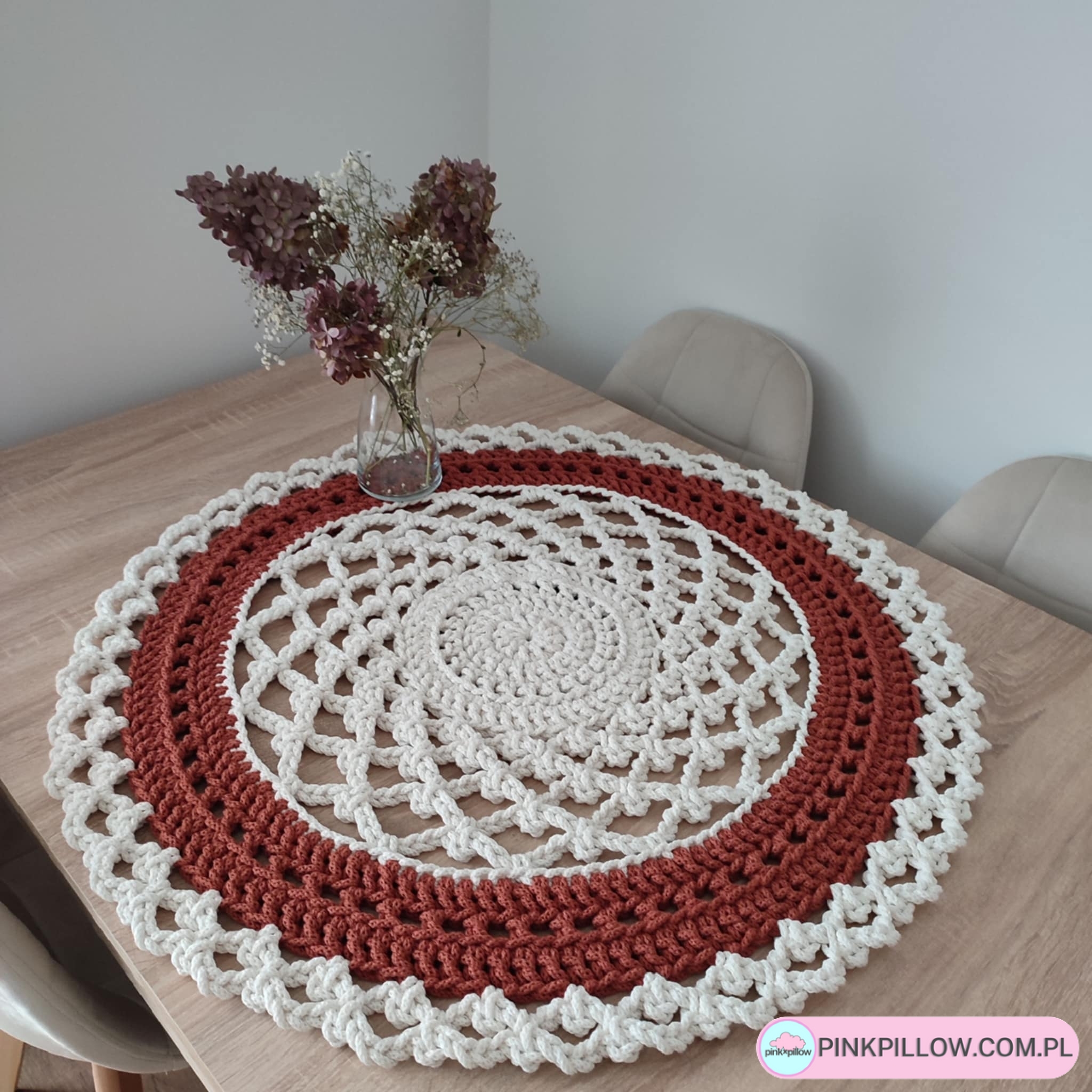 Serwetka na szydełku gruba ze sznurka