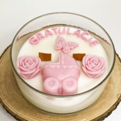 Świeca na Baby Shower z napisem Gratulacje i Wózkiem