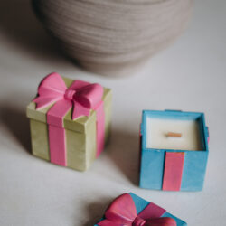 Świeca w gipsie - Wzór Prezent - Różne Kolory i Zapachy