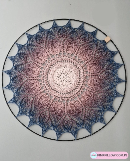 Mandala na ścianę ze sznurka Ombre Jagodowa - Średnica 55 cm