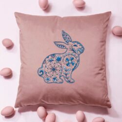 Poszewka welurowa Wielkanocna - Niebieski folkowy Zając - Różne Kolory