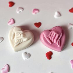 Świeca Dłonie Zakochanych w Sercu