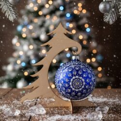 Ręcznie zdobiona Bombka na Stojaku - Wzór Mandala