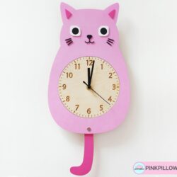 Zegar do pokoju dziewczynki Kot – Kolor Różowy