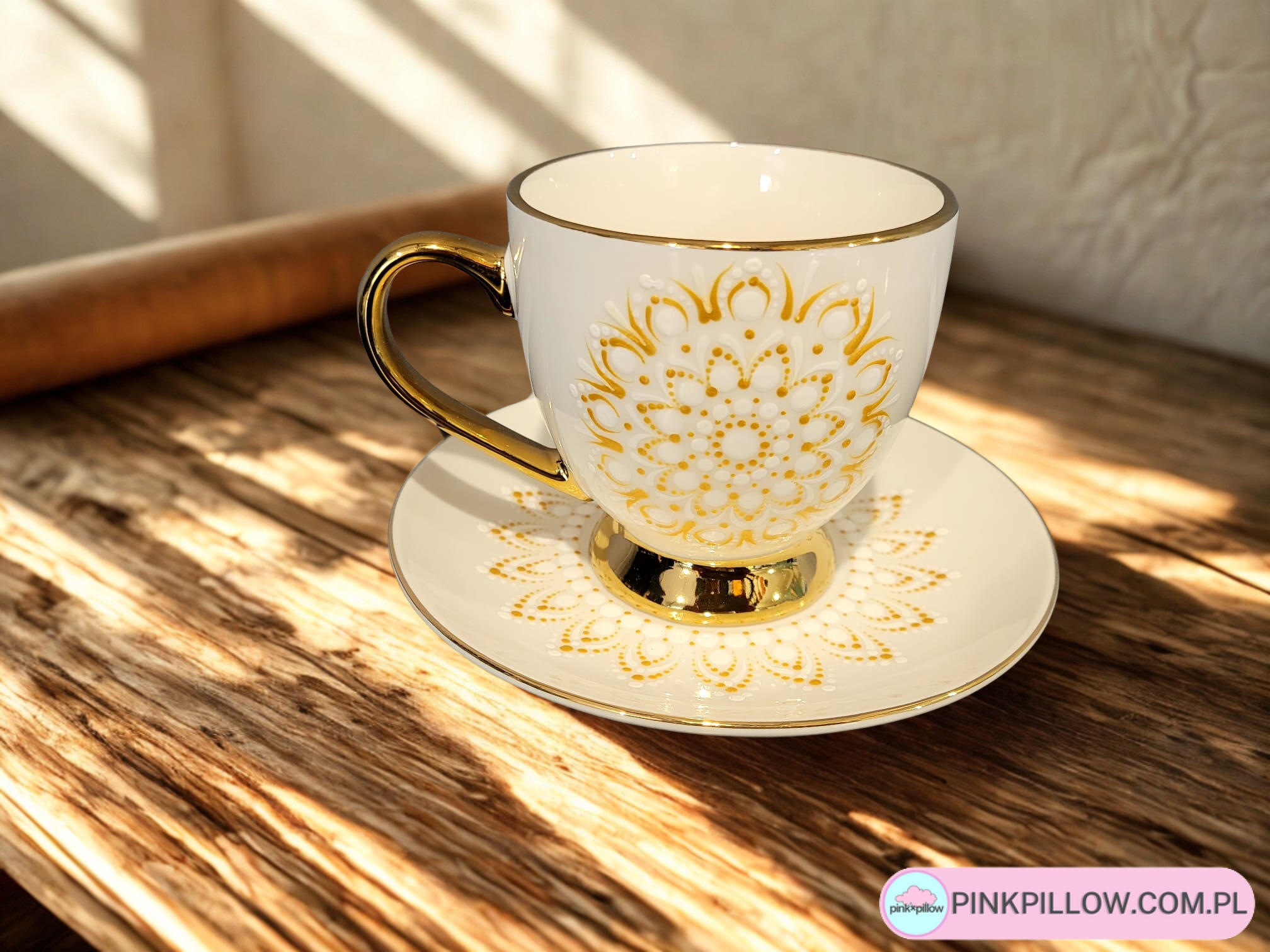 Malowana Filiżanka Elegancka + Podstawka - Złota Mandala
