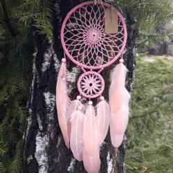 Różowy Łapacz Snów z Perłowymi Koralikami