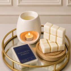 Luksusowy wosk sojowy do kominka inspirowany perfumami Baccarat. Eleganckie nuty jaśminu, ambry, mchu dębowego i bergamotki tworzą wyjątkowy zapach do domu.