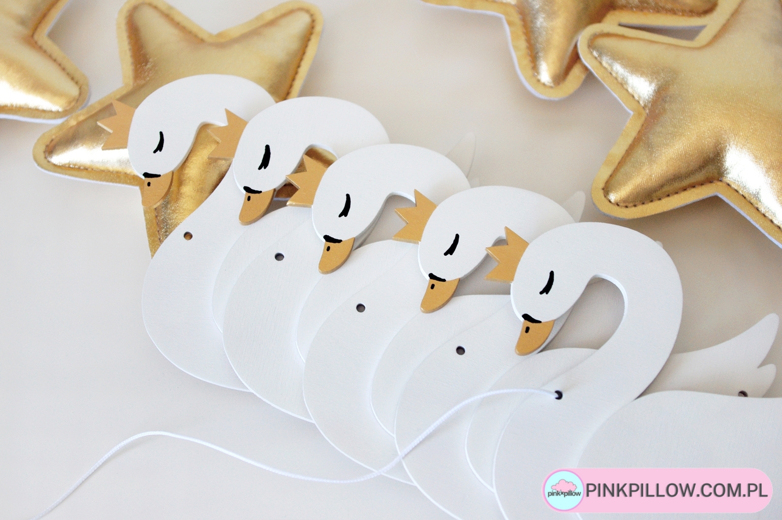 Girlanda Łabędzie i Gwiazdki do pokoju dziecka – Łabędzie z bliska